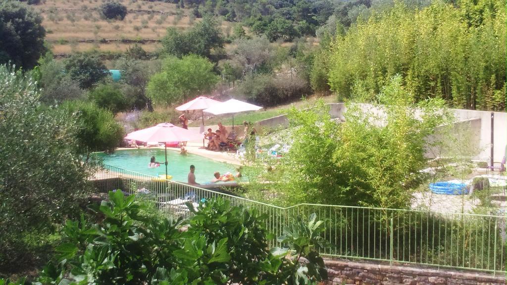 Les Jardins Du Mas Evesque Bed & Breakfast Rousson  Eksteriør bilde