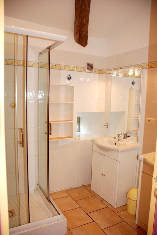 Les Jardins Du Mas Evesque Bed & Breakfast Rousson  Rom bilde