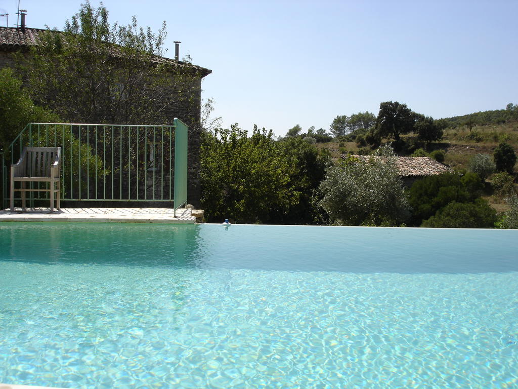 Les Jardins Du Mas Evesque Bed & Breakfast Rousson  Rom bilde