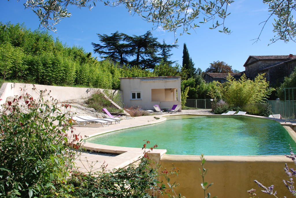 Les Jardins Du Mas Evesque Bed & Breakfast Rousson  Rom bilde