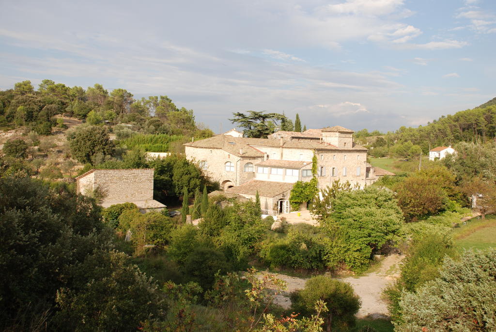 Les Jardins Du Mas Evesque Bed & Breakfast Rousson  Rom bilde