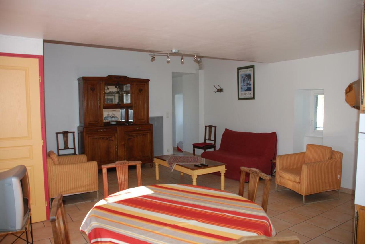 Les Jardins Du Mas Evesque Bed & Breakfast Rousson  Eksteriør bilde