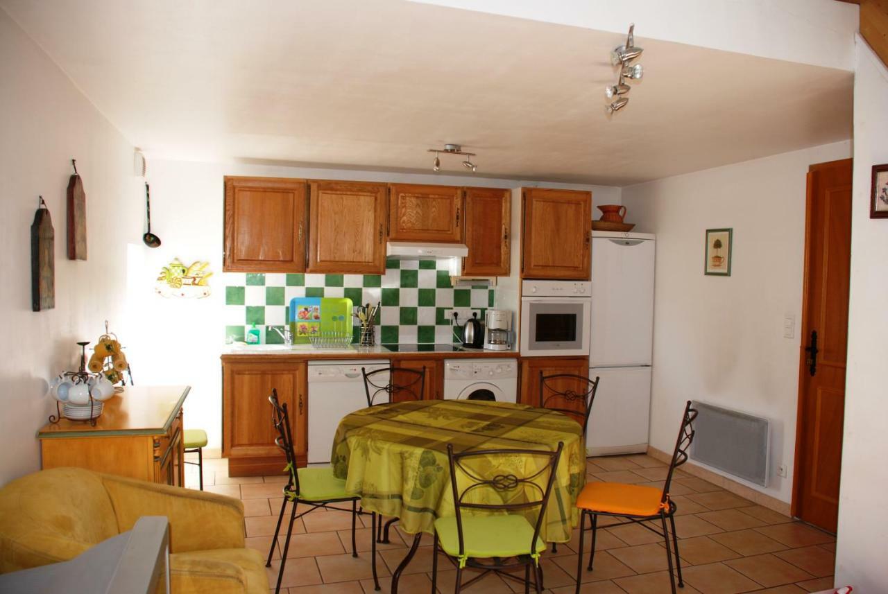 Les Jardins Du Mas Evesque Bed & Breakfast Rousson  Eksteriør bilde