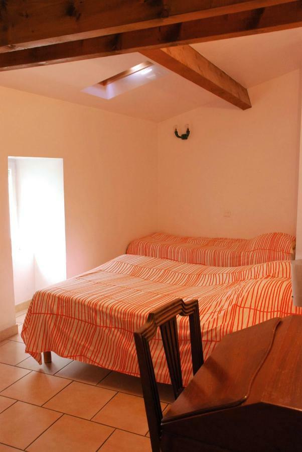 Les Jardins Du Mas Evesque Bed & Breakfast Rousson  Eksteriør bilde