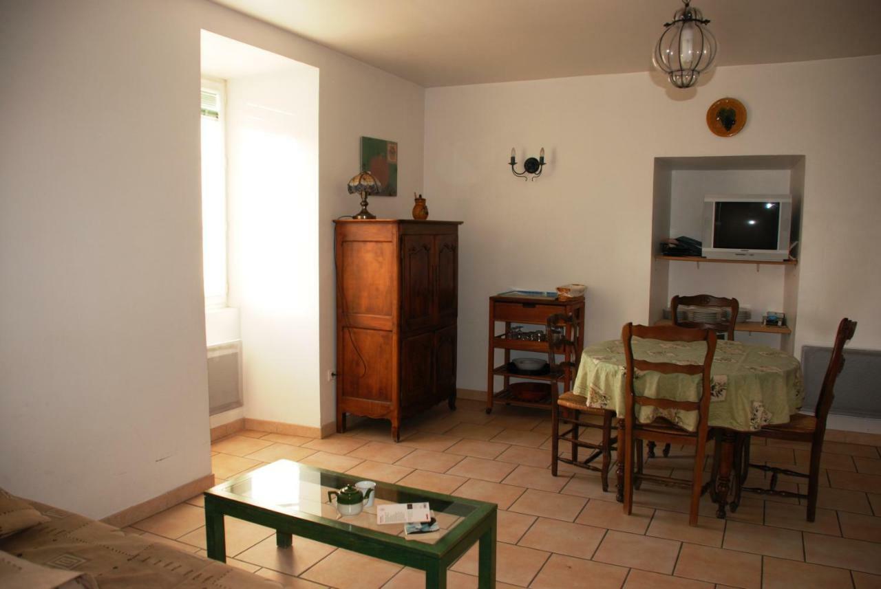 Les Jardins Du Mas Evesque Bed & Breakfast Rousson  Eksteriør bilde